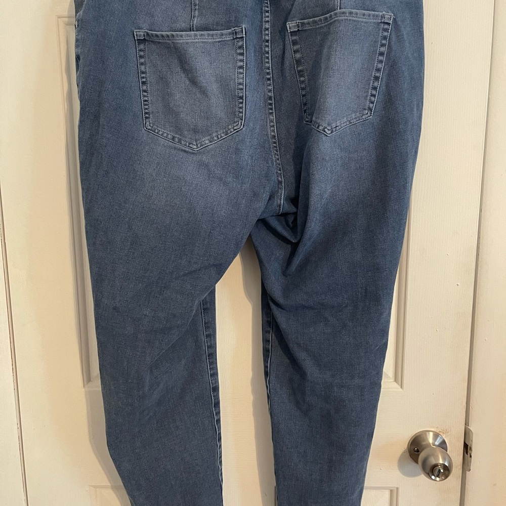 Jeans - Picture 2 of 3